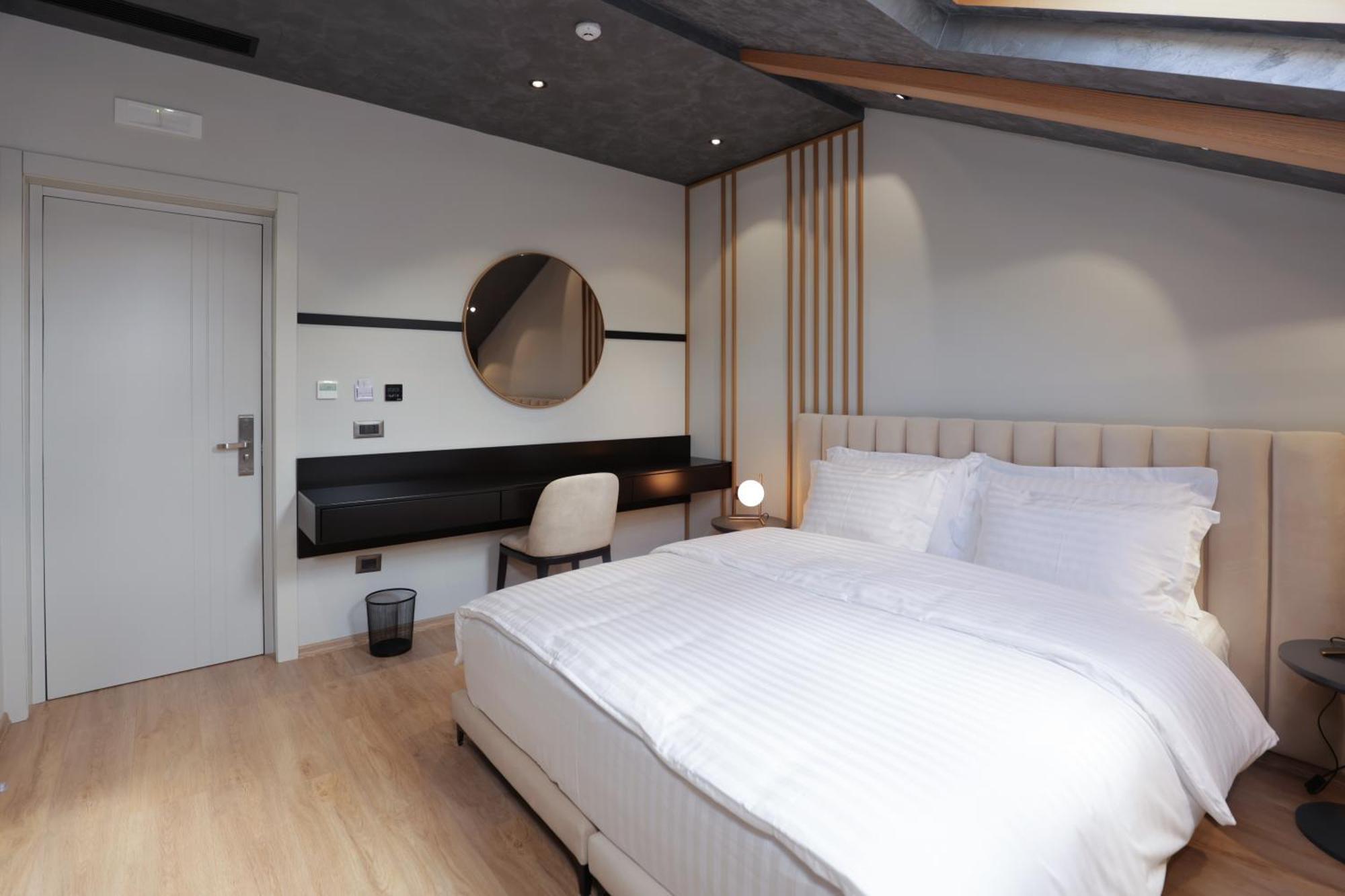 Gremmy Boutique Hotel ติรานา ภายนอก รูปภาพ